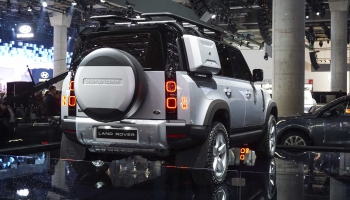 Xe Land Rover New Defender. Nhận Đặt Hàng Ngay Hôm Nay.